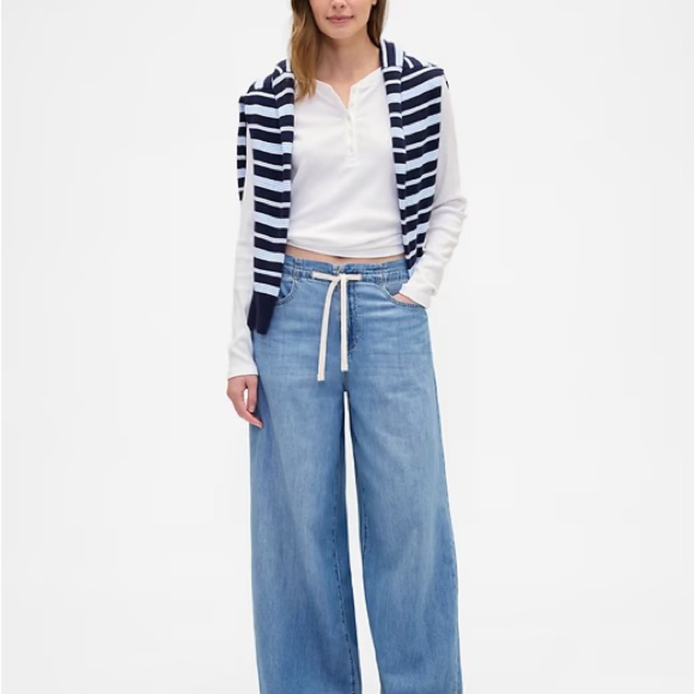GAP Mid Rise Baggy Flare Jeans in Light Blue